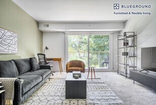 350 Sharon Park Dr in Menlo Park, CA - Building Photo