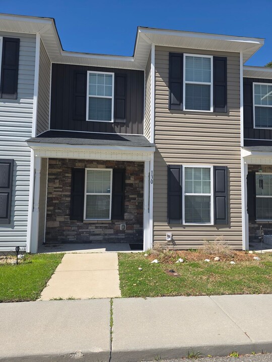 130 Heather Glenn Cir in Havelock, NC - Building Photo