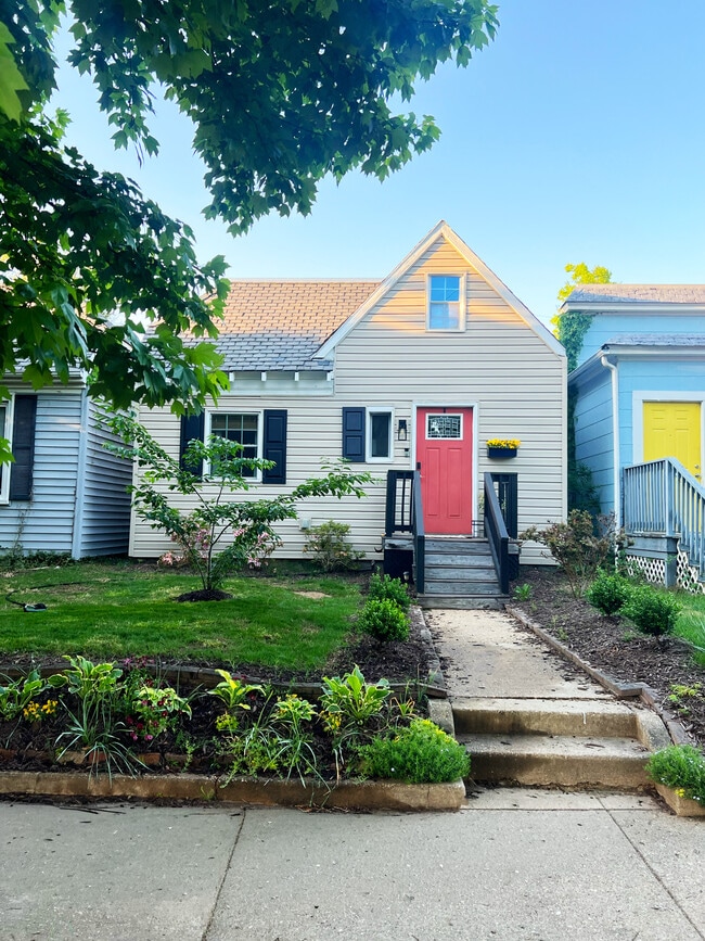 2006 Maplewood Ave in Richmond, VA - Foto de edificio - Building Photo