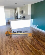 2061 Nettie Ct, Unit Decatur Duplex in Decatur, GA - Foto de edificio - Building Photo