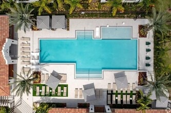 8894 NW 44th St in Sunrise, FL - Building Photo - Building Photo