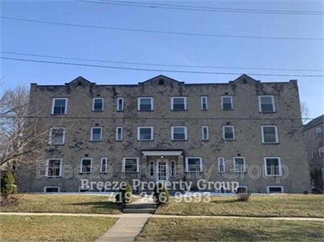 property at 1945 Ottawa Dr