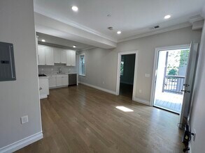 11 Mount Hood Rd, Unit Mount Hood Rd in Boston, MA - Building Photo - Building Photo