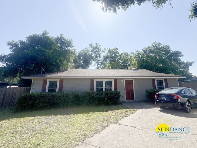 48 Cape Dr NW
