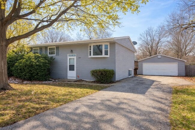 property at 2709 Alton Dr