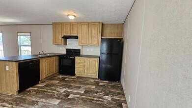 1912 E Campus St in Wichita, KS - Building Photo - Building Photo