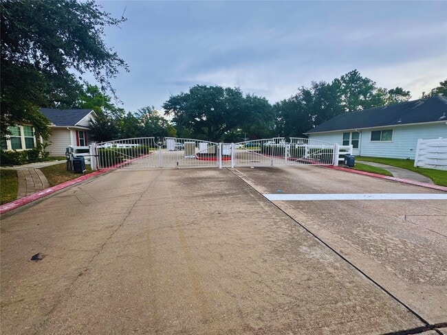 9910 Farrell Dr in Houston, TX - Foto de edificio - Building Photo