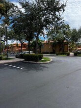 2308 Anchor Ct in Fort Lauderdale, FL - Foto de edificio - Building Photo