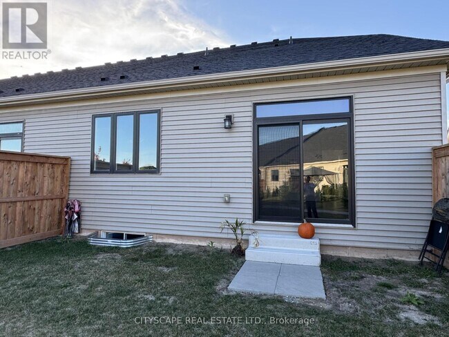 4311 Mann St in Niagara Falls, ON - Building Photo - Building Photo