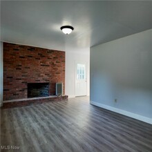 16 Chaucer Ct in St. Clairsville, OH - Building Photo - Building Photo