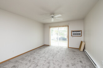 Woodhaven Place II in Fargo, ND - Building Photo - Interior Photo