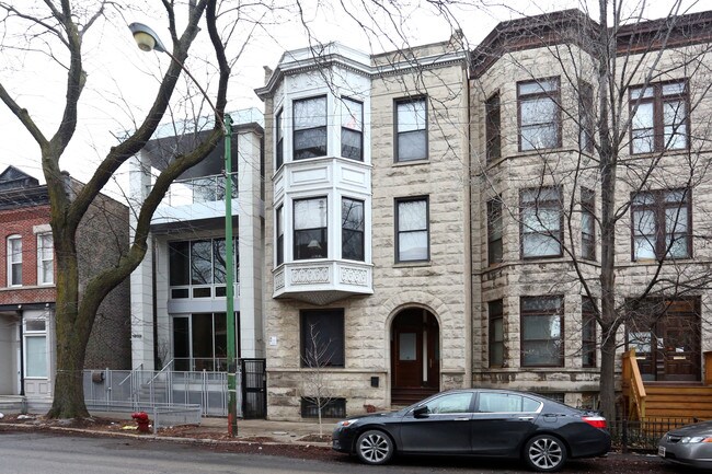 1936 North Sheffield Avenue in Chicago, IL - Building Photo - Building Photo