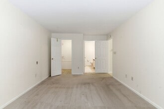 3403 Waltham Ct in Yardley, PA - Foto de edificio - Building Photo