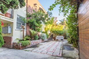 25 19th Ave in Los Angeles, CA - Building Photo