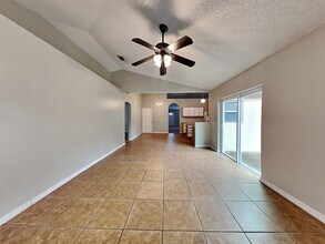 3221 Utah Dr in Deltona, FL - Building Photo - Building Photo