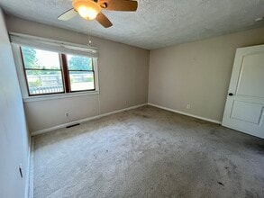 555 Royal Crest Dr in St. Joseph, MI - Foto de edificio - Building Photo