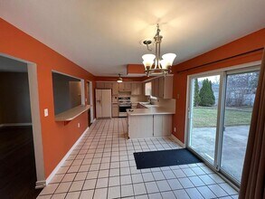 13444 Melanie Dr in Sterling Heights, MI - Building Photo - Building Photo