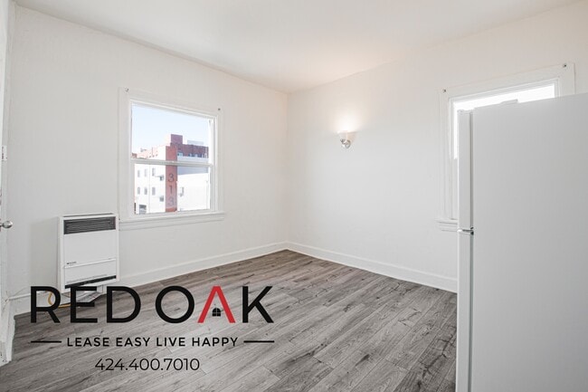 302 Alexandria Ave in Los Angeles, CA - Building Photo - Building Photo