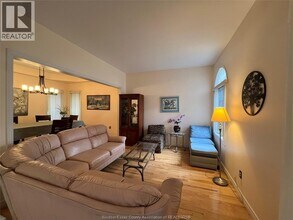 4730 Wembley Ct in Windsor, ON - Building Photo - Building Photo
