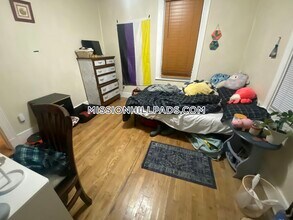 21 Bucknam St, Unit 3 in Boston, MA - Foto de edificio - Building Photo