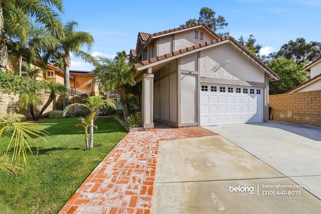29016 Lillyglen Dr in Santa Clarita, CA - Foto de edificio - Building Photo