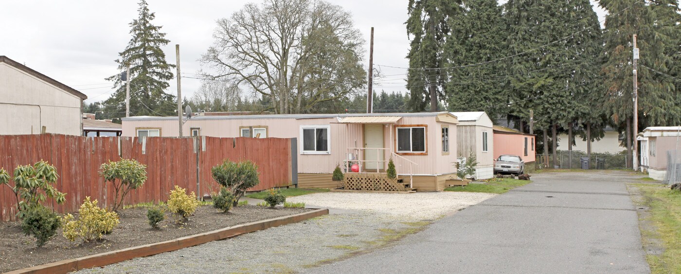 Tillicum Manor Mobile Park in Lakewood, WA - Foto de edificio
