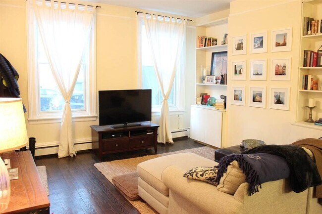 331 Park Ave in Hoboken, NJ - Building Photo - Building Photo