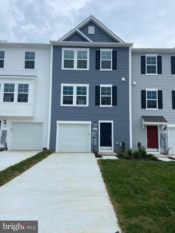 263 Clifton Mnr in Falling Waters, WV - Building Photo - Building Photo