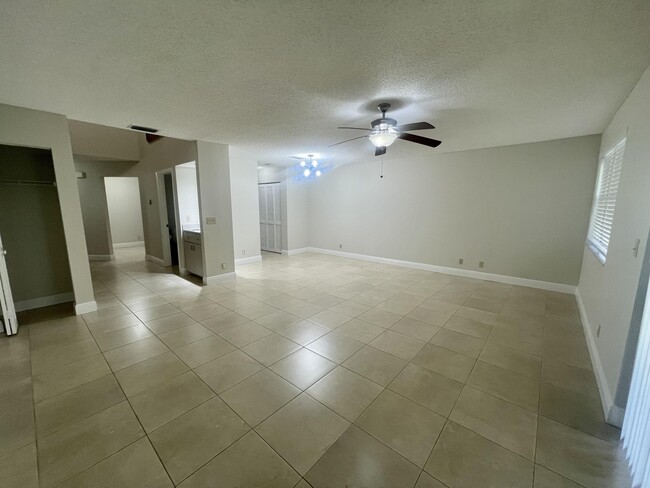 12220 Sag Harbor Ct in Wellington, FL - Building Photo - Building Photo