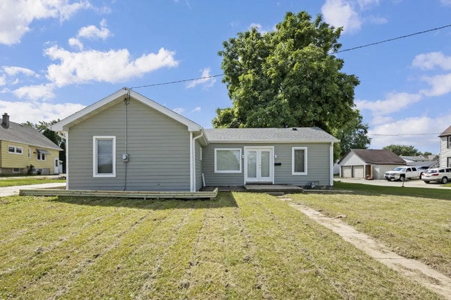 property at 611 E Sumner St