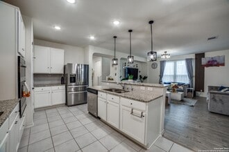 15323 Danae Bnd in San Antonio, TX - Foto de edificio - Building Photo