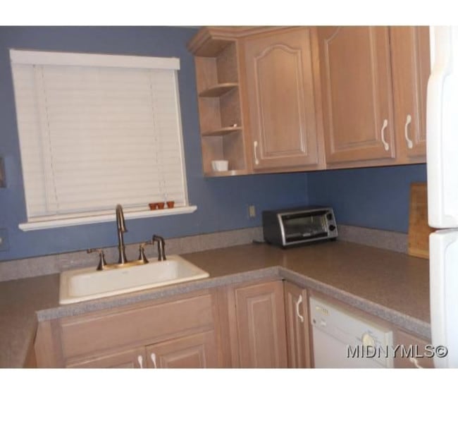 36 Chestnut Hls, Unit 36 in New Hartford, NY - Building Photo - Building Photo