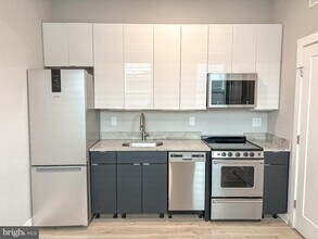 100 W Susquehanna Ave in Philadelphia, PA - Building Photo - Building Photo