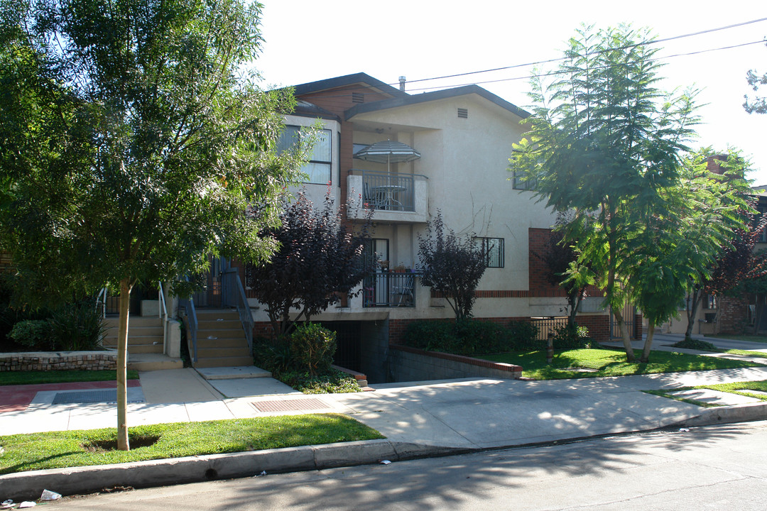 1220 Stanley Ave in Glendale, CA - Building Photo