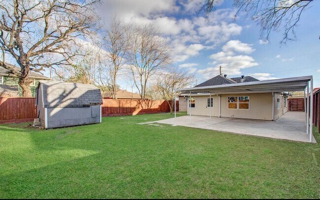 1109 Moody St in Houston, TX - Building Photo - Building Photo