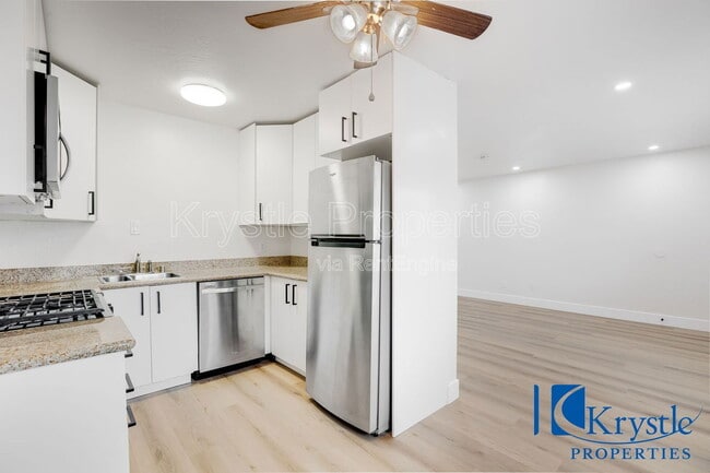 property at 455 E L St