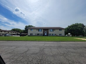 Kaiser East Apartments in St. Cloud, MN - Building Photo - Building Photo