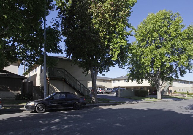 Tahitian Village Annex in Salinas, CA - Building Photo - Building Photo