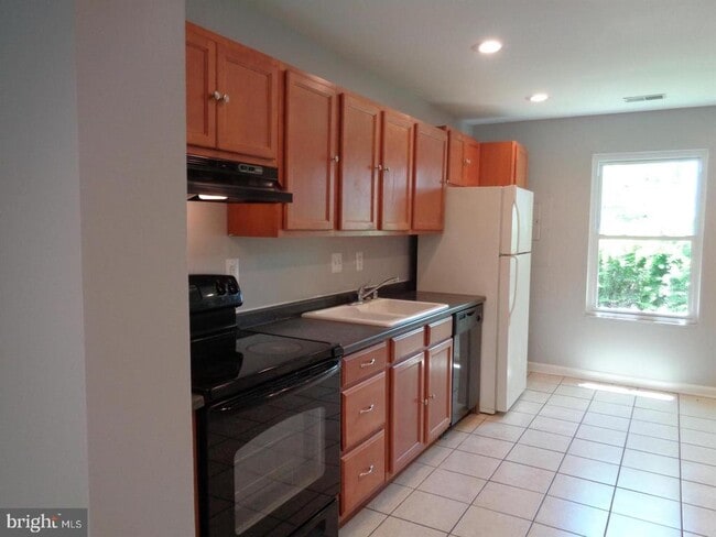 612 Kittendale Cir in Middle River, MD - Building Photo - Building Photo