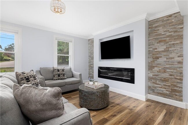 property at 29 Canterbury Dr