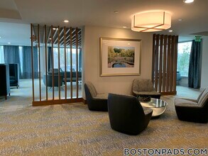 101 Asheville Rd, Unit 407 in Brookline, MA - Foto de edificio - Building Photo