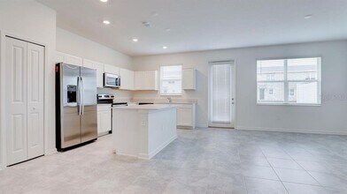 232 Nine Iron Dr in Davenport, FL - Building Photo - Building Photo