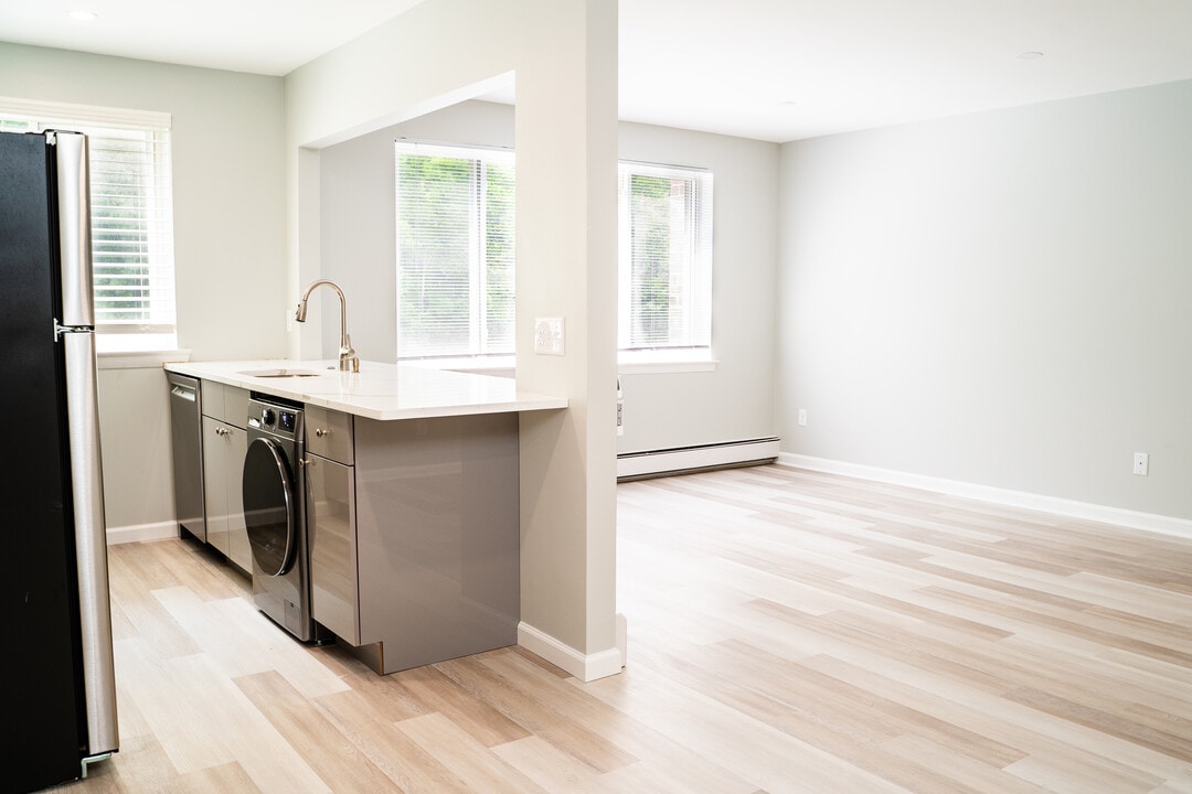 New Country Club Estates in New Britain, CT - Foto de edificio