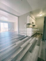 220 Charleston Blvd in Macomb, IL - Building Photo