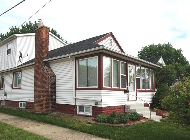 21848 Nevada Ave in Eastpointe, MI - Building Photo