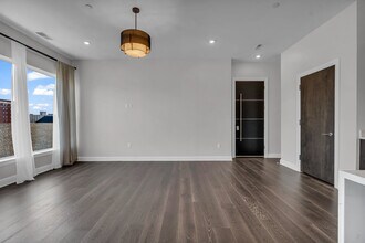 438 Selden St, Unit 403 in Detroit, MI - Building Photo - Building Photo