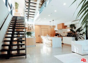 115 Park Pl in Los Angeles, CA - Building Photo - Building Photo