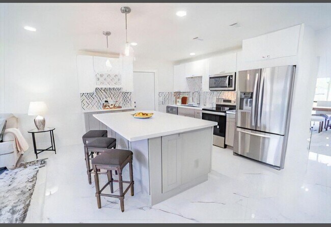 469 SW Duval Ave in Port St. Lucie, FL - Building Photo - Building Photo