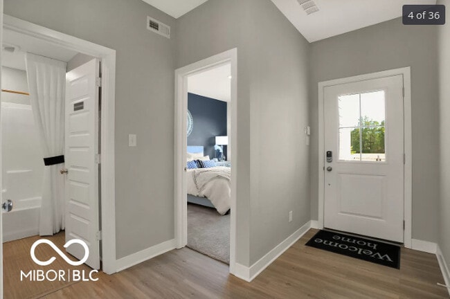 1104 Sunderland Dr in Greenwood, IN - Building Photo - Building Photo