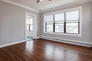 3823 N Drake Ave, Unit 1 in Chicago, IL - Building Photo